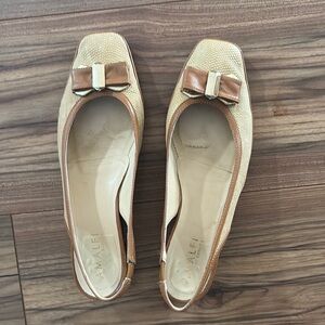 The cutest slingbacks!